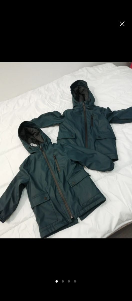 Chaqueta de lluvia talla 4