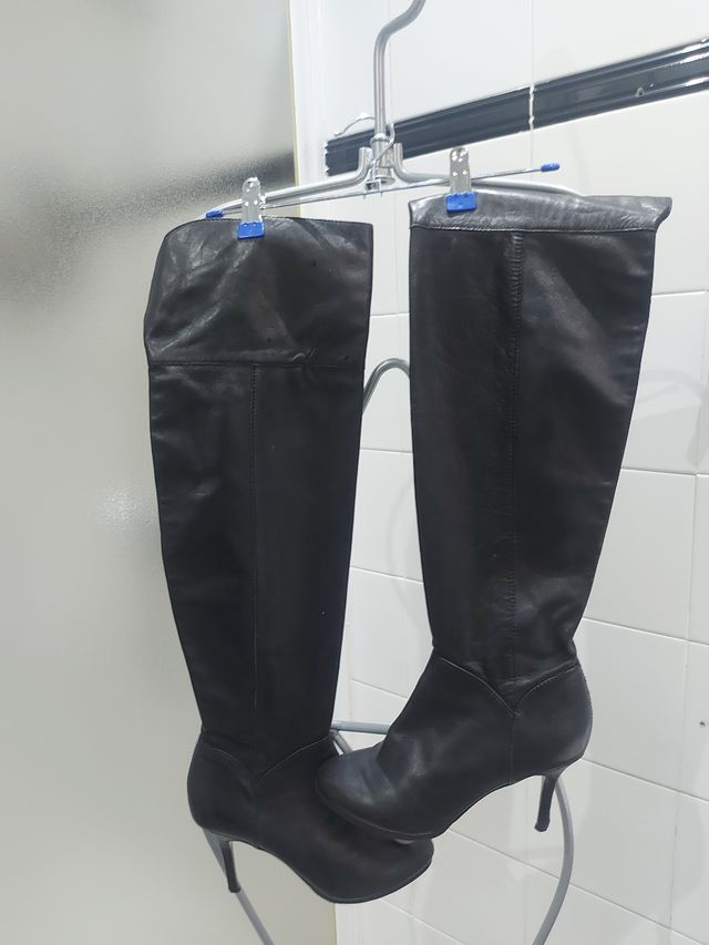 Bota mosquetera negra