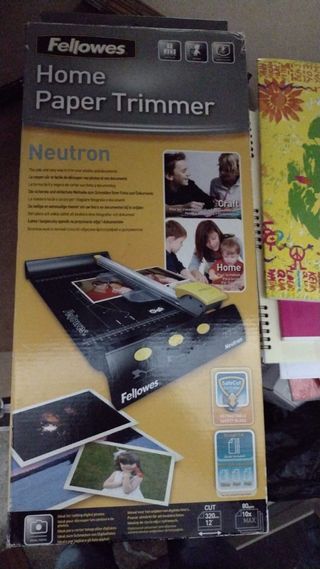 Taglierina fellowes neutron