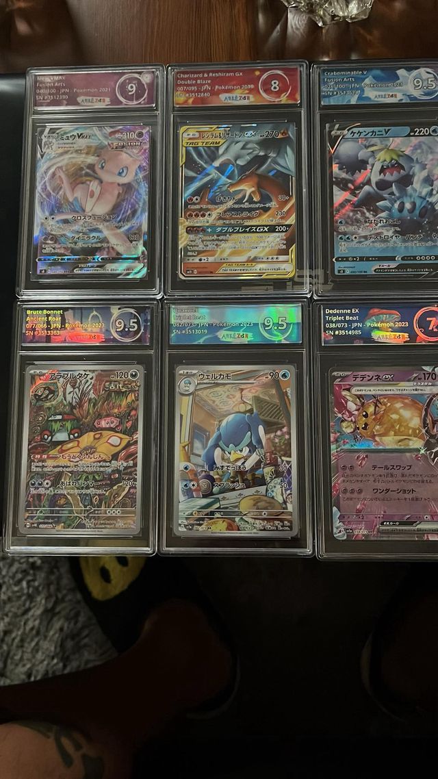 Mistery box charizard & braxien (9 graad)