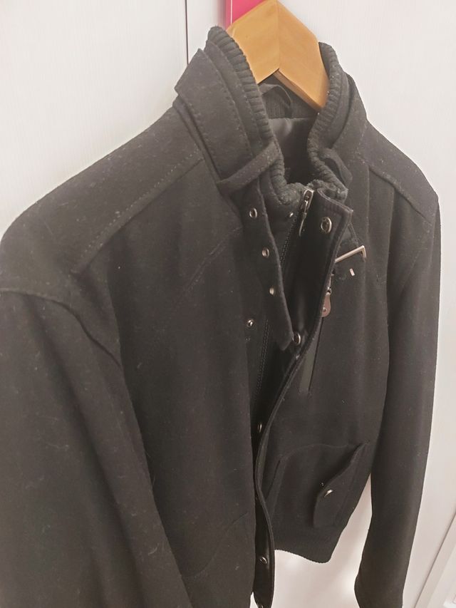 Cazadora negra hombre