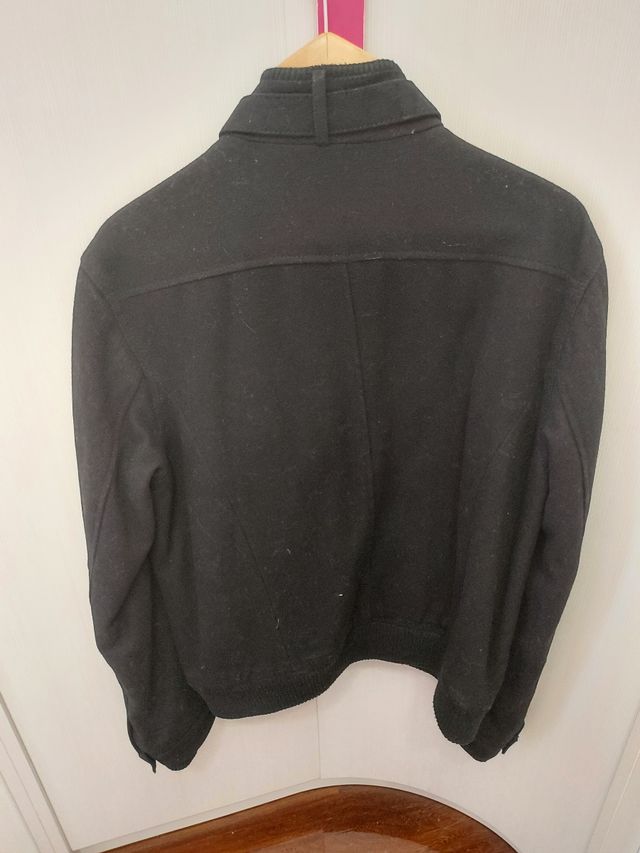 Cazadora negra hombre