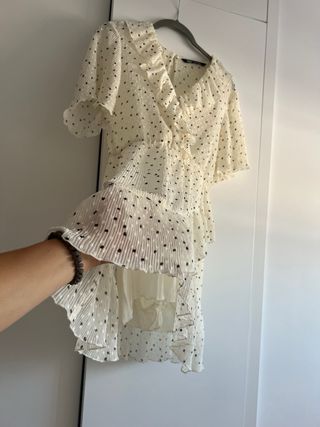 Vestido / mono corto de lunares de Zara