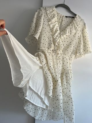 Vestido / mono corto de lunares de Zara