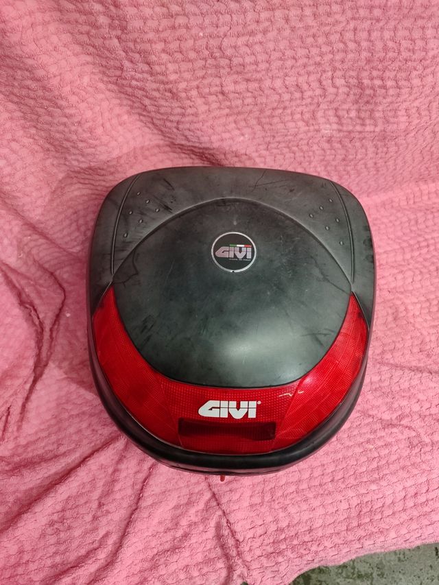 Baúl moto Givi