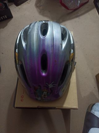 Casco y botella Disney