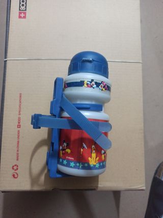 Casco y botella Disney