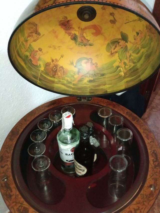 Mueble bar bola del mundo