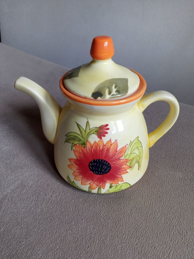 Jarra de loza para café, leche, Té