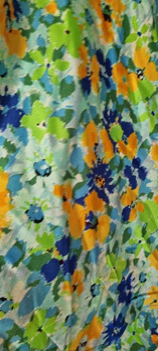 Vestido  corto Stradivarius.