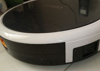 Aspirador robot que friega