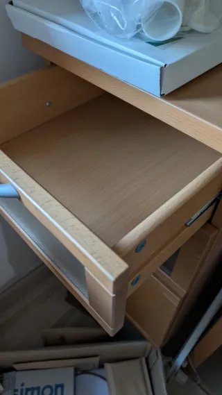 Cajonera acristalada