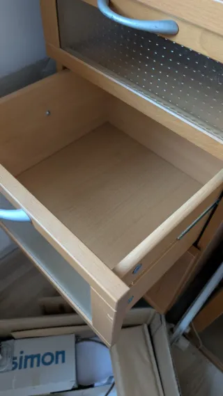 Cajonera acristalada