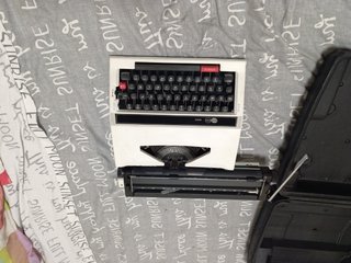 Maquina de escribir antigua