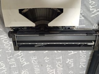 Maquina de escribir antigua