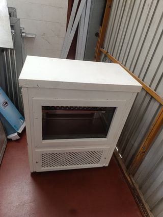 Vitrina expositora 90 cm ancho x 110 alto.