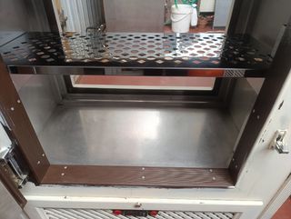 Vitrina expositora 90 cm ancho x 110 alto.