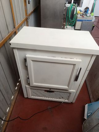 Vitrina expositora 90 cm ancho x 110 alto.