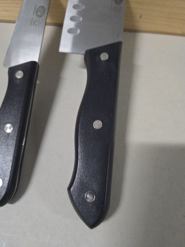Santoku y cocinero enterizos