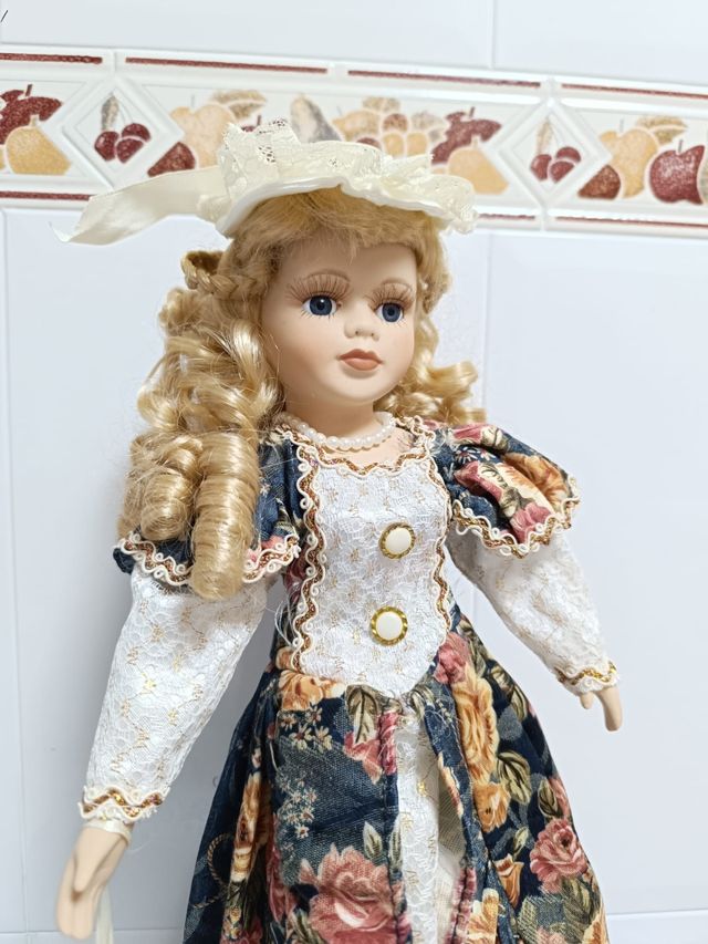 COLECCIONISMO;MUÑECA DE PORCELANA.14,20 EUROS