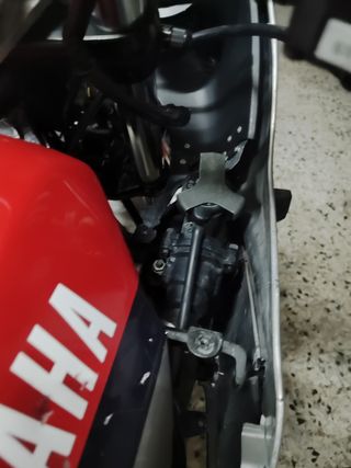 Yamaha FZ 750