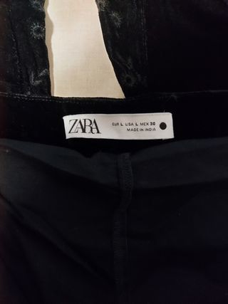 Pantalón negro zara