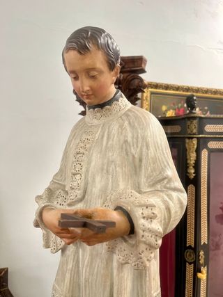 Escultura San Luis, en olot y firmada.