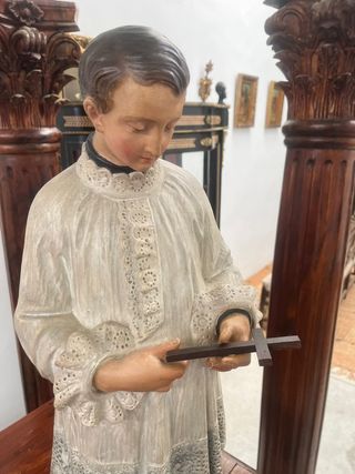 Escultura San Luis, en olot y firmada.