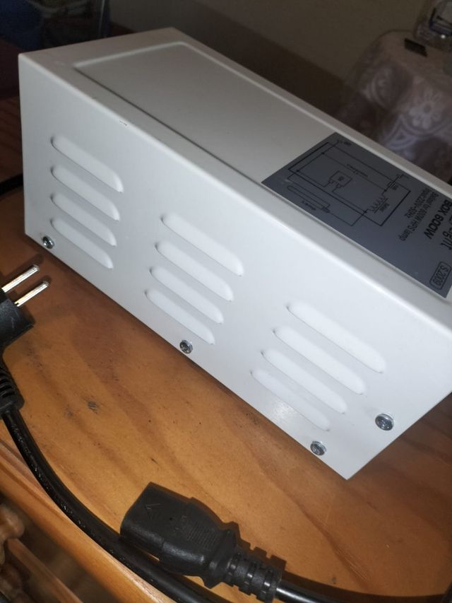 Foco 600w con balastro 