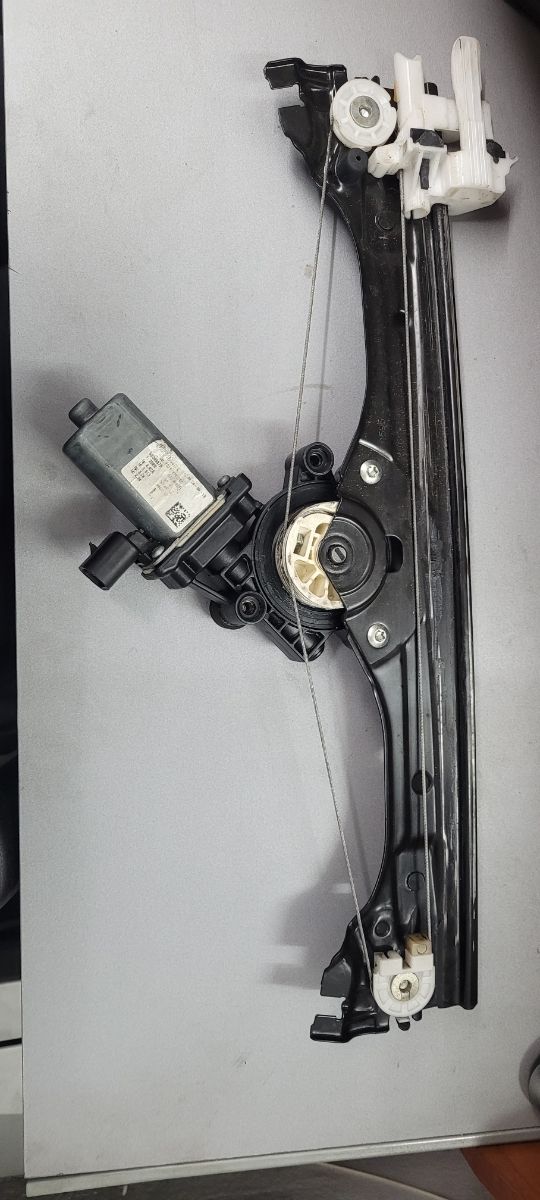 Elevalunas Fiat 500 delantero izquierdo