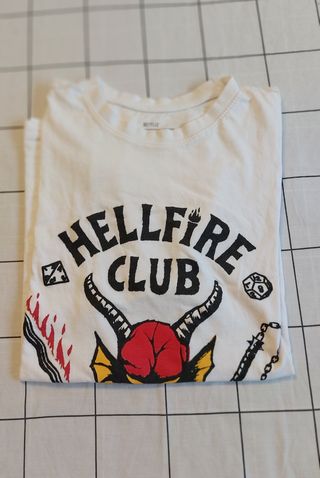 Camiseta STRANGER THINGS.HELLFIRE CLUB.