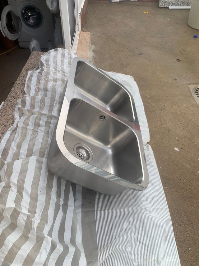 Se vende fregadera Teka en muy buen estado.