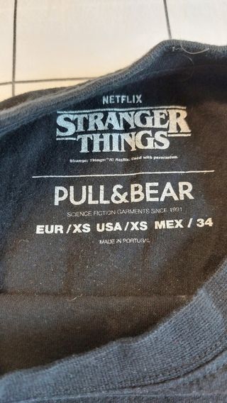 Camiseta negra STRANGER THINGS.XS.