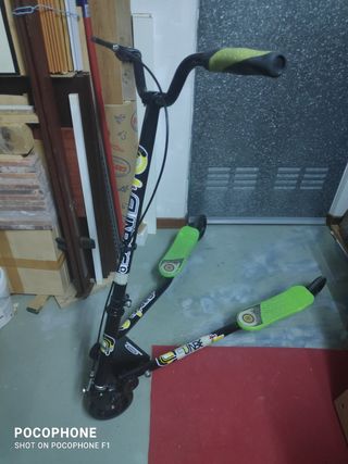 Patinete doble de 3 ruedas