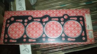 PIEZAS Y RECAMBIOS VARIOS DE CLASICOS FORD (8)