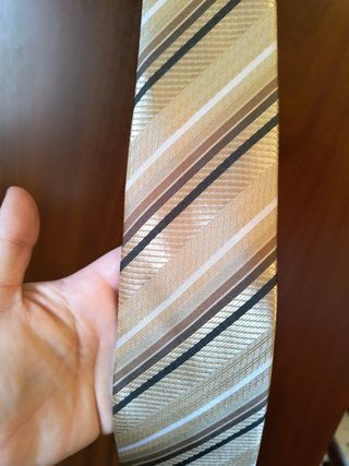 Corbata 100% seda +regalo de otra