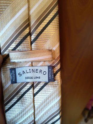 Corbata 100% seda +regalo de otra