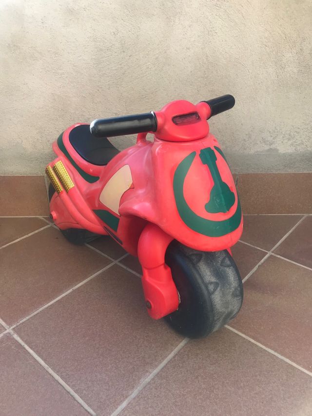 Moto correpasillos infantil