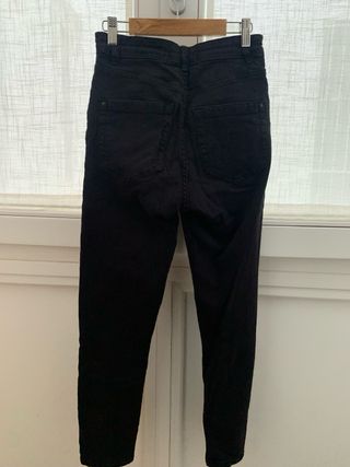 Pantalón negro Mango talla 34