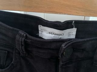 Pantalón negro Mango talla 34