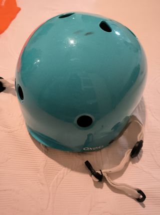 Casco patinaje y ciclismo turquesa
