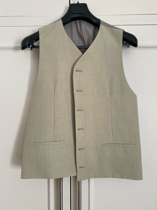 Traje caballero color beig. Tres piezas