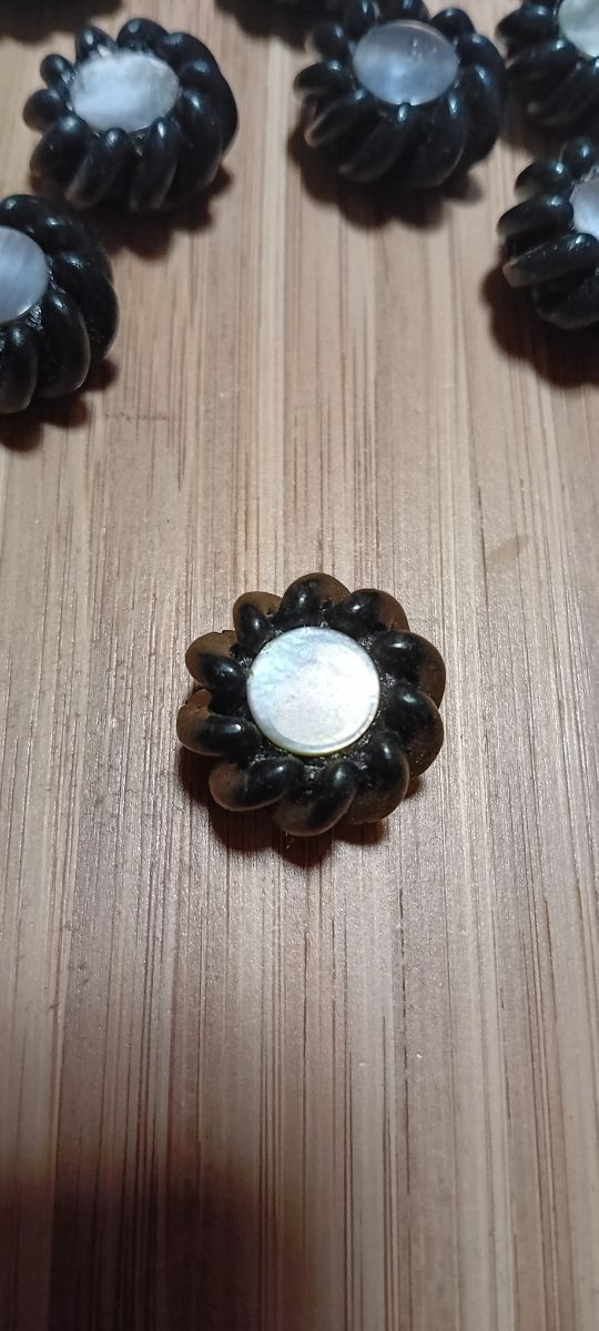 Bottoni con madreperla