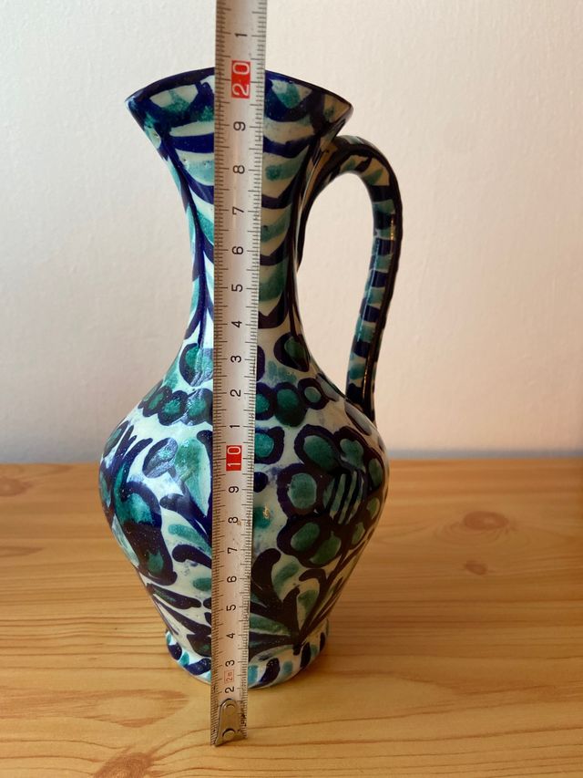 Jarra granadina de ceramica