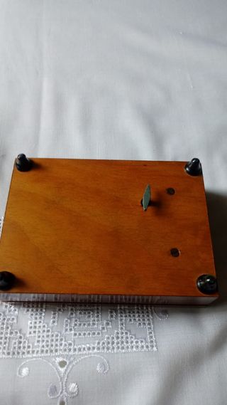 Cofanetto porta gioielli in legno con carillon