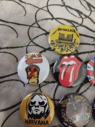 Lote 10 chapas rock heavy thrash punk