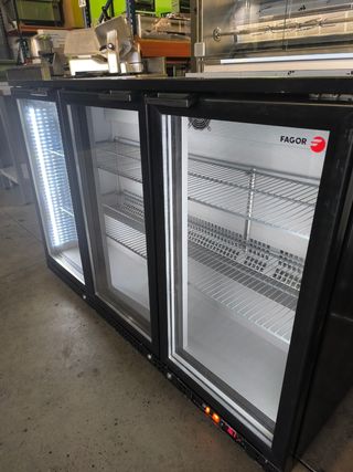 Expositor de bebidas refrigerada FAGOR