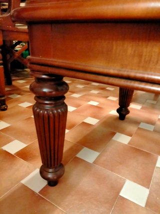 MESA CENTRO BAJA MADERA Y CRISTAL