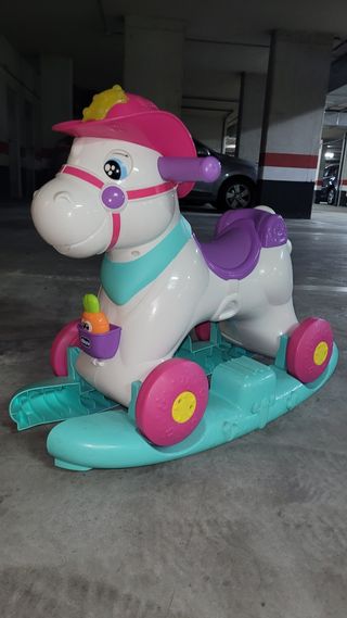 Caballo balancín marca Chicco