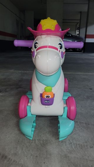 Caballo balancín marca Chicco